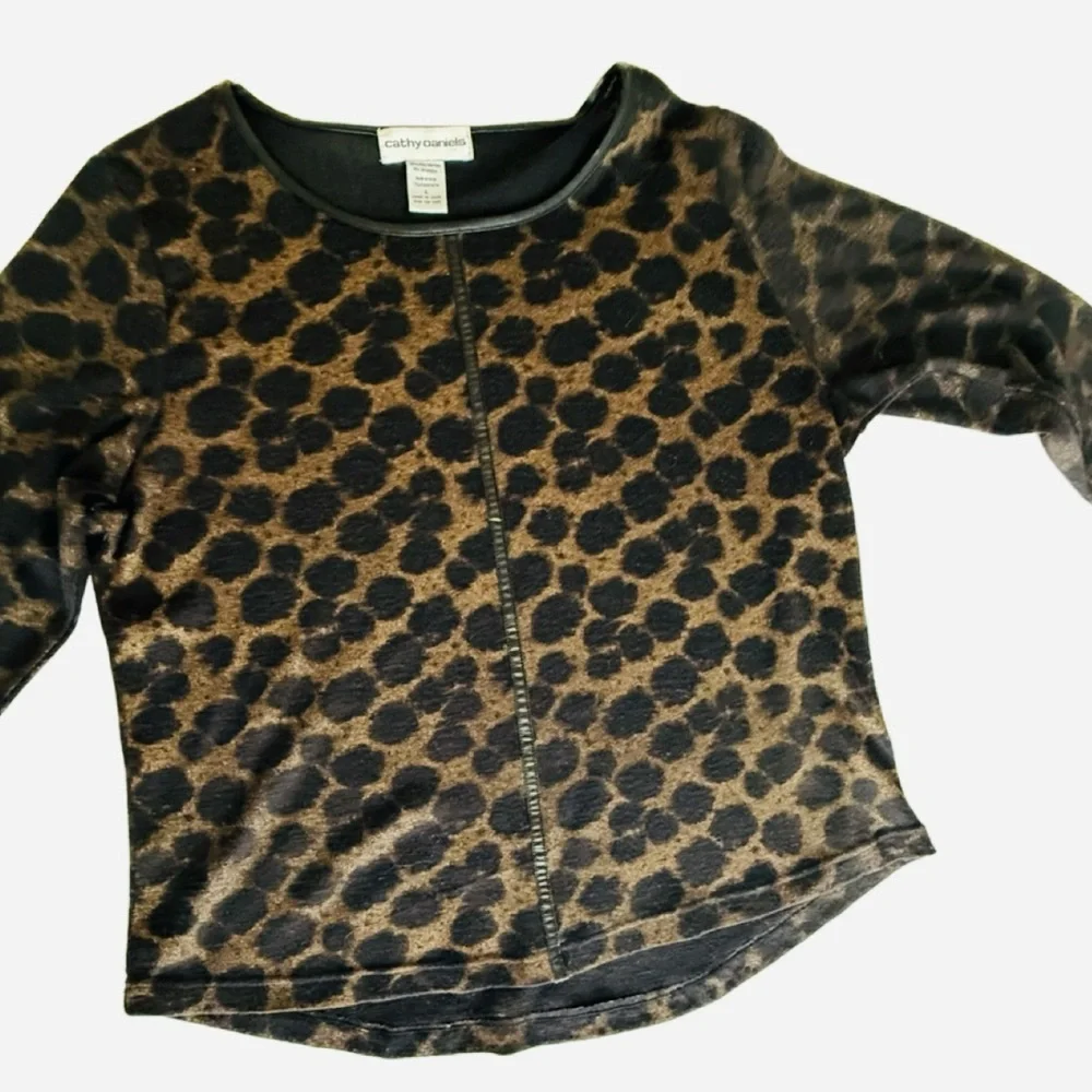 Cathy Daniels Brown Animal Print Blouse. Size Large - Picture 5 of 6